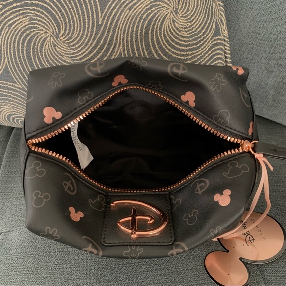 NEW ⭐️ Disney Rose Gold Emblem Vegan Leather Cosmetic Tote Makeup Bag - Picture 3 of 7